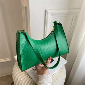 Latest Styles in Women’s Shoulder Bags
