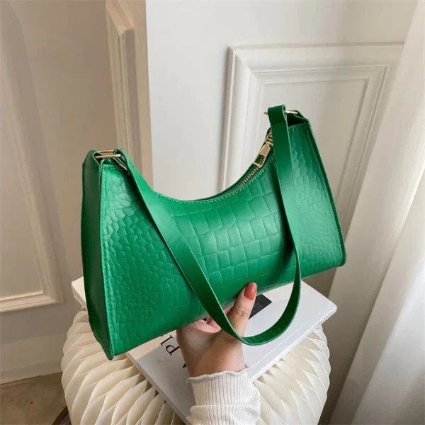 Latest Styles in Women’s Shoulder Bags